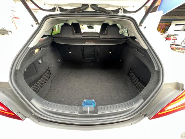 ＣＬＡクラス シューティングブレーク ＣＬＡ１８０　シューティングブレーク　ＡＭＧスタイル　ＣＬＡ１８０　シューティングブレーク　ＡＭＧスタイル（５人乗）　ワンオーナー　パノラミックスライディングルーフ　純正ナビＴＶ　バックカメラ　ＥＴＣ　ドライブレコーダー　電動リアゲート　キー２個　記録簿（9枚目）