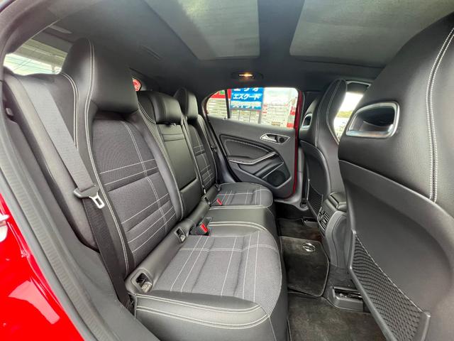 ＧＬＡクラス ＧＬＡ２５０　４マチック　ガラスルーフ　ハーフレザー電動シート　Ｂｌｕｅｔｏｏｔｈ　電動リアゲート　タイヤ新品交換　禁煙車　キー２個有　鑑定書付（16枚目）