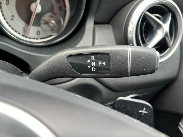 ＧＬＡクラス ＧＬＡ２５０　４マチック　ガラスルーフ　ハーフレザー電動シート　Ｂｌｕｅｔｏｏｔｈ　電動リアゲート　タイヤ新品交換　禁煙車　キー２個有　鑑定書付（32枚目）