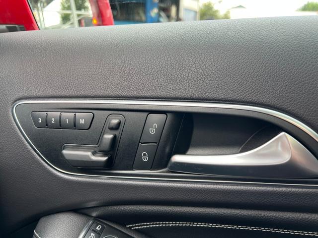 ＧＬＡクラス ＧＬＡ２５０　４マチック　ガラスルーフ　ハーフレザー電動シート　Ｂｌｕｅｔｏｏｔｈ　電動リアゲート　タイヤ新品交換　禁煙車　キー２個有　鑑定書付（33枚目）