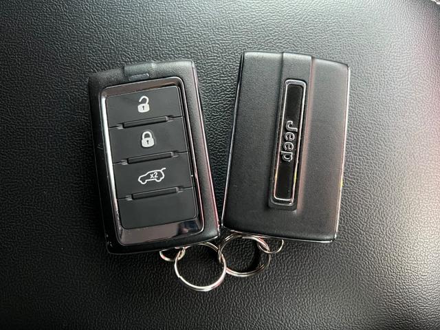 ジープ・グランドチェロキー4xe リミテッド 4xe 特別仕様車 メーカー保証付き 法人ワンオーナー ガラスコーティング施工済 ドライブレコーダー前後 Bluetooth・スマートキー2個・電動リアゲート(49枚目)
