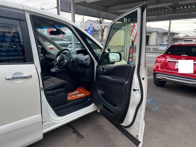 セレナ ハイウェイスター Vセレ+セーフティ SHV Aセフ タイヤ新品 アラウンドビューモニター 両側パワースライドドア 純正ナビフルセグTV リアフリップダウンモニター ETC Bluetooth ワンオーナー禁煙車 インテリキー2個有(15枚目)