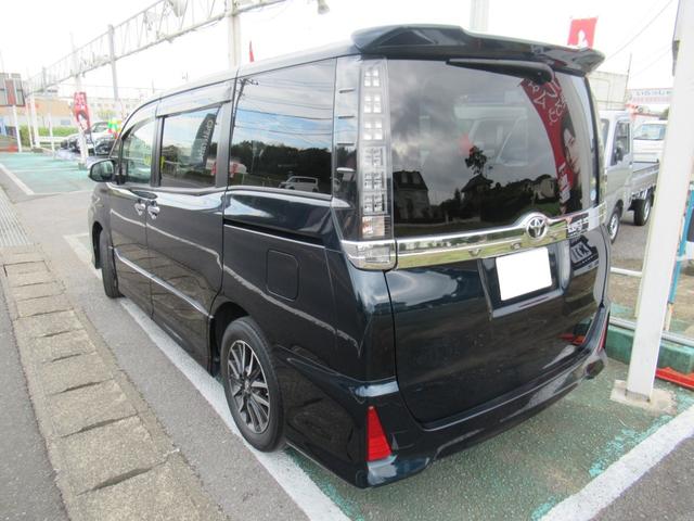 ヴォクシー ZS 煌(4枚目)