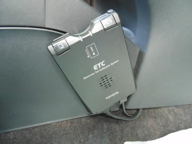 iQ 100X 走行3.6万キロ 10エアバック 純正ナビ TV ETC付(18枚目)