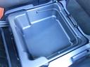 助手席下には物入れが有り便利です!!