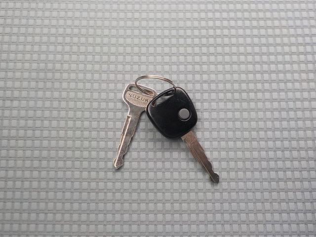 アルト S アイドリングストップ キーレス シートヒーター CD ABS エアコン パワーステアリング パワーウインドウ 集中ドアロック デュアルエアバッグ AMFMラジオ 一年保証(63枚目)