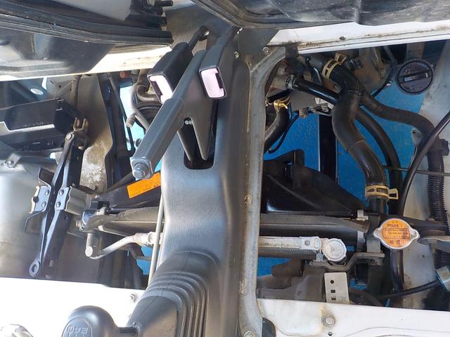 ハイゼットトラック エアコン・パワステ　スペシャル　５速ＭＴ　４ＷＤ　エアコン　パワーステアリング　ＡＭＦＭラジオ　一年保証（7枚目）