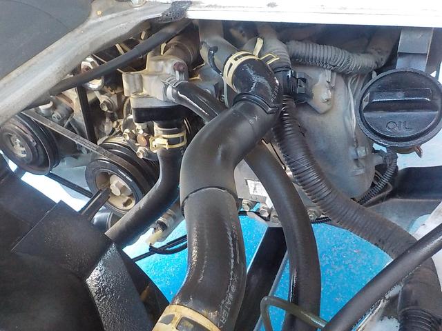 ハイゼットトラック エアコン・パワステ　スペシャル　５速ＭＴ　４ＷＤ　エアコン　パワーステアリング　ＡＭＦＭラジオ　一年保証（8枚目）