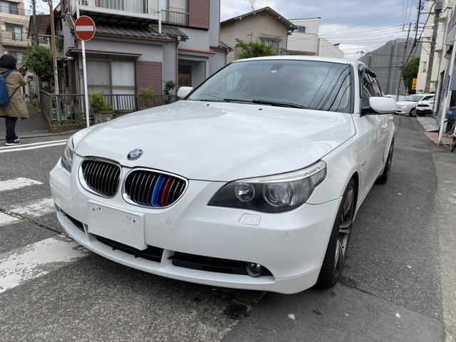 ５シリーズ ５４５ｉ　オートクルーズコントロール　ナビ　アルミホイール　オートライト　ＨＩＤ　サンルーフ　ＡＴ　盗難防止システム　パワーシート　革シート　ＣＤ　ＡＢＳ　エアコン　パワーステアリング　パワーウィンドウ（21枚目）