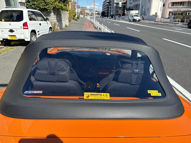 バルケッタ ベースグレード　オープンカー　左ハンドル　ＭＴ　シートヒーター　アルミホイール　盗難防止システム　ＡＢＳ　エアコン（18枚目）