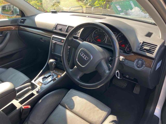 A4アバント 1.8スポーツライン ドライブレコーダー ETC アルミホイール パワーシート 電動格納ミラー シートヒーター CVT ABS リアトノカバー パワーステアリング タイミングベルト・ウォーターポンプ交換済み(3枚目)