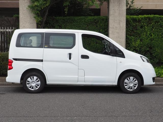 ＮＶ２００バネットバン 　福祉車両・手動スロープ・・車いす１名・７人乗り・車イス後退防止装置サード・電動車イス固定装置サード・左側スライドドア連動オートステップ・左右スライドドア・ＳＤナビＴＶバックモニター・キーレス（20枚目）