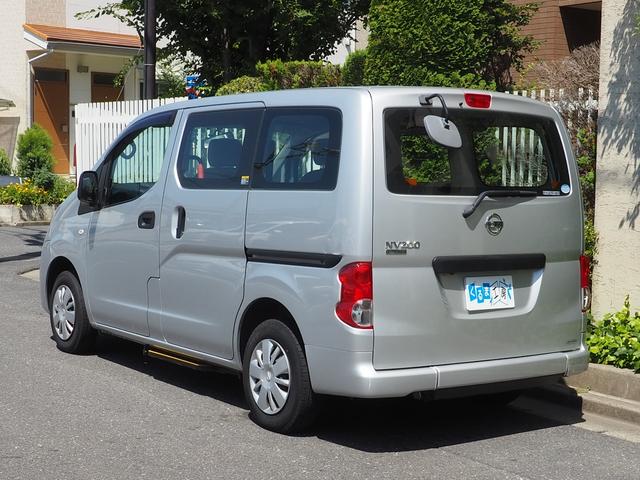 ＮＶ２００バネットバン 　福祉車両・手動スロープ・車いす２名・６人乗・サイドオートステップ・電動ウィンチセカンド・無線ウィンチリモコン・車イス後退防止装置サード・ラッシングベルト・電動車イス固定装置サード（17枚目）