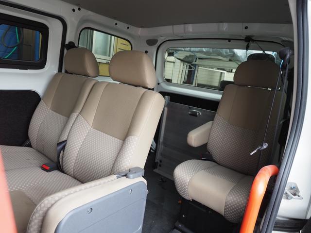 ＮＶ２００バネットバン 　福祉車両・手動スロープ・車いす１名・計７人乗・リヤクーラー・左側スライドドア連動オートステップ・アシストグリップ・スマートキー・車イス後退防止ベルトサード・電動車イス固定装置サード（14枚目）