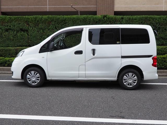 ＮＶ２００バネットバン 　福祉車両・手動スロープ・車いす１名・計７人乗・リヤクーラー・左側スライドドア連動オートステップ・アシストグリップ・スマートキー・車イス後退防止ベルトサード・電動車イス固定装置サード（20枚目）