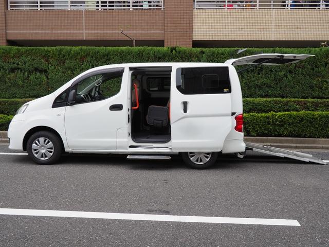 ＮＶ２００バネットバン 　福祉車両・手動スロープ・車いす１名・計７人乗・リヤクーラー・左側スライドドア連動オートステップ・アシストグリップ・スマートキー・車イス後退防止ベルトサード・電動車イス固定装置サード（21枚目）