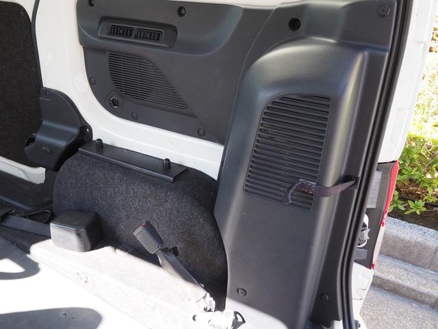 NV200バネットワゴン スロープタイプ 車イス2名仕様 合計6人乗り ストレッチャー可 車いす乗降用電動ウインチ 電動車いす固定装置 オートステップ リヤエアコン 社外メモリーナビ バックカメラ 元営業車(19枚目)