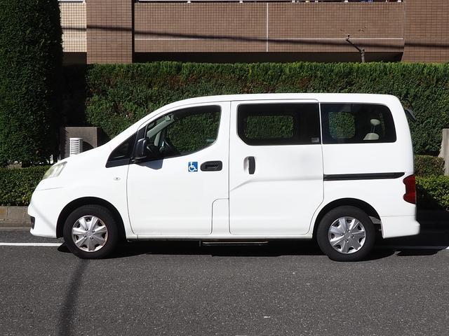 NV200バネットワゴン スロープタイプ 車イス2名仕様 合計6人乗り ストレッチャー可 車いす乗降用電動ウインチ 電動車いす固定装置 オートステップ リヤエアコン 社外メモリーナビ バックカメラ 元営業車(22枚目)