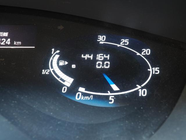 セレナ 4WD 走行4.4万キロ 車検9年6月迄 アンシャンテ送迎8名 送迎タイプ オートステップ 大型手すり 社外ナビ 両側スライドドア Wエアコン キーレス(3枚目)