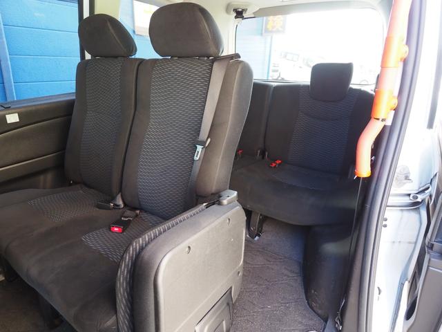 セレナ 4WD 走行4.4万キロ 車検9年6月迄 アンシャンテ送迎8名 送迎タイプ オートステップ 大型手すり 社外ナビ 両側スライドドア Wエアコン キーレス(11枚目)