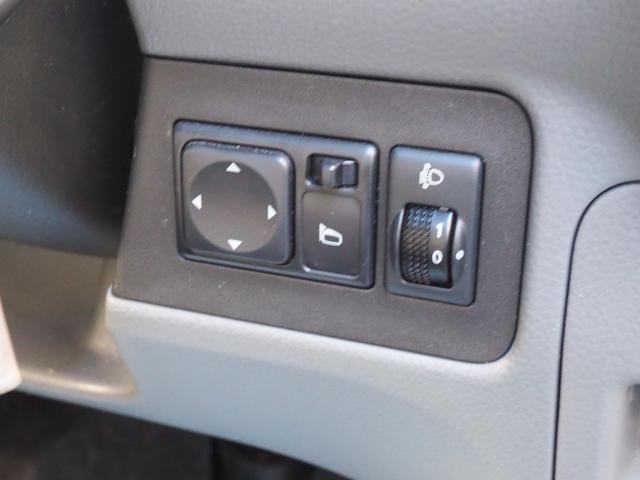 NV200バネットバン 福祉車両・手動スロープ・車いす1名・計7人乗・PVガラス・左側ドア連動オートステップ・アシストグリップ・社外ナビバックカメラ・キーレス・電動車イス固定装置 リヤークーラー付き 車検2年付き(7枚目)