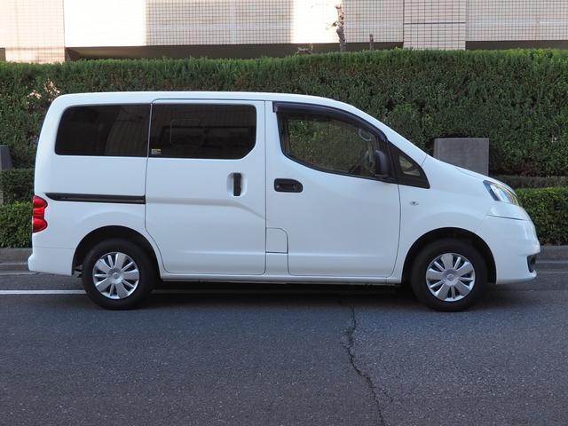 NV200バネットバン 福祉車両・手動スロープ・車いす1名・計7人乗・PVガラス・左側ドア連動オートステップ・アシストグリップ・社外ナビバックカメラ・キーレス・電動車イス固定装置 リヤークーラー付き 車検2年付き(25枚目)