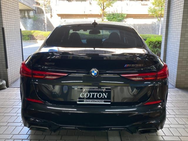 ご納車前は自分が購入する車だという思いのもとに、納車整備・点検、気持ちよく乗っていただけるよう細部までクリーニングをさせて頂いております。