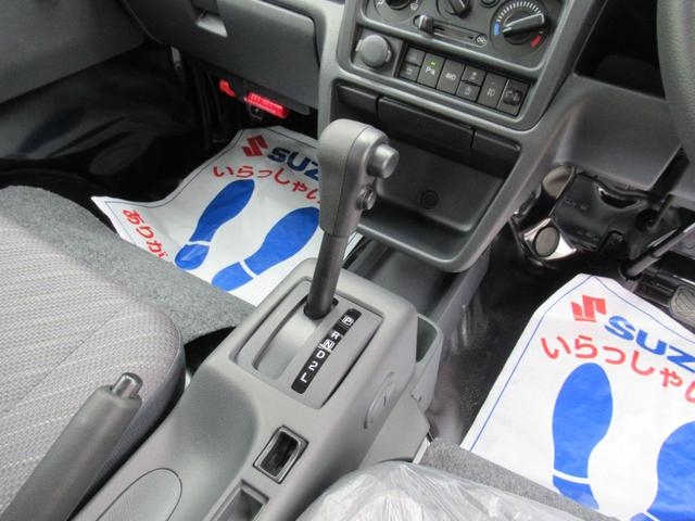 スーパーキャリイ Ｘリミテッド　特別仕様車　専用フロントガーニッシュ　専用デカール　専用ＬＥＤヘッドライト　専用ブラックメタリックスチールホイール　セーフティサポート　届出済未使用車　禁煙車（14枚目）
