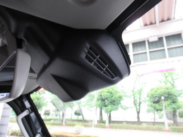 スーパーキャリイ Ｘリミテッド　特別仕様車　専用フロントガーニッシュ　専用デカール　専用ＬＥＤヘッドライト　専用ブラックメタリックスチールホイール　セーフティサポート　届出済未使用車　禁煙車（19枚目）