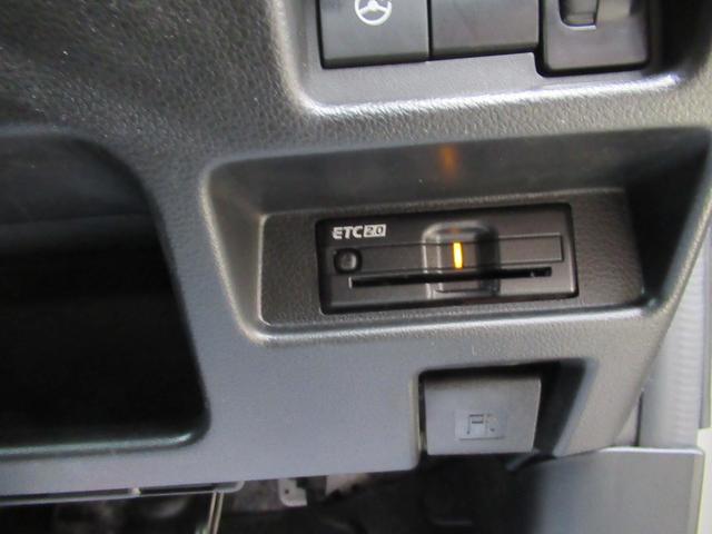 スペーシアカスタム ハイブリッドＸＳターボ　スズキセーフティサポート装着車　全方位モニタ付メモリーナビゲーション装着車　ＥＴＣ２．０車載器　両側パワースライドドア　スズキコネクト対応車　当社社用車　プッシュスタート　スリムサーキュレーター（19枚目）