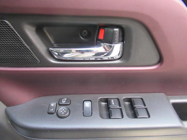 スペーシアカスタム ハイブリッドＸＳターボ　スズキセーフティサポート装着車　全方位モニタ付メモリーナビゲーション装着車　ＥＴＣ２．０車載器　両側パワースライドドア　スズキコネクト対応車　当社社用車　プッシュスタート　スリムサーキュレーター（29枚目）