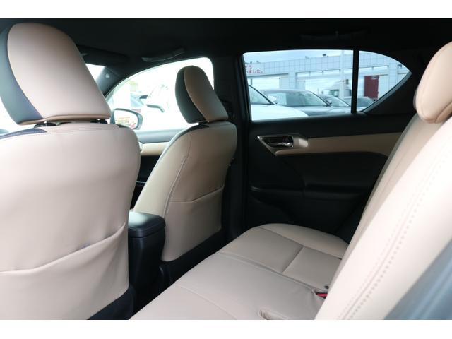 CT CT200h Fスポーツ 本革シート(シャトー/ブラック) Fスポーツ専用ブラックルーフ マークレビンソン 運転席メモリーシート オート電動格納式ドアミラー LEDヘッドライト シートヒーター(12枚目)