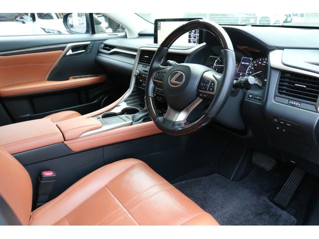 RX RX300 バージョンL 本革シート(オーカー) パノラマルーフ モデリスタバックドアスポイラー 3眼LED アダクティブハイビーム OP20AW(ブロンズ・カラード)ルーフレール 置充電 パノラミックビューモニター(20枚目)