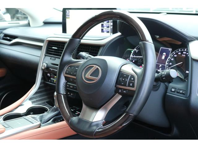 RX RX300 バージョンL 本革シート(オーカー) パノラマルーフ モデリスタバックドアスポイラー 3眼LED アダクティブハイビーム OP20AW(ブロンズ・カラード)ルーフレール 置充電 パノラミックビューモニター(24枚目)