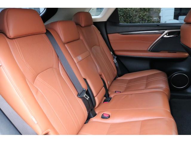 RX RX300 バージョンL 本革シート(オーカー) パノラマルーフ モデリスタバックドアスポイラー 3眼LED アダクティブハイビーム OP20AW(ブロンズ・カラード)ルーフレール 置充電 パノラミックビューモニター(46枚目)