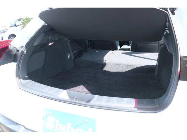 ＵＸ ＵＸ２００　Ｆスポーツ　ワンオーナー　ＴＲＤエアロダイナミクスパッケージ（Ｆ・Ｓ・Ｒ・マフラー）　ＴＲＤエアロフェンダー　本革シート（ブラック）　ムーンルーフ　３眼　パノラミックビュー　ブラインドスポット　オレンジキャリパー（11枚目）