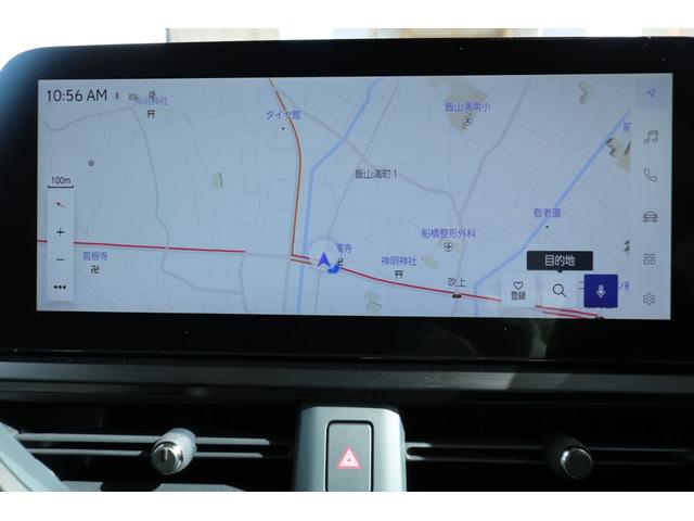 ＵＸ ＵＸ２００　Ｆスポーツ　ワンオーナー　ＴＲＤエアロダイナミクスパッケージ（Ｆ・Ｓ・Ｒ・マフラー）　ＴＲＤエアロフェンダー　本革シート（ブラック）　ムーンルーフ　３眼　パノラミックビュー　ブラインドスポット　オレンジキャリパー（17枚目）