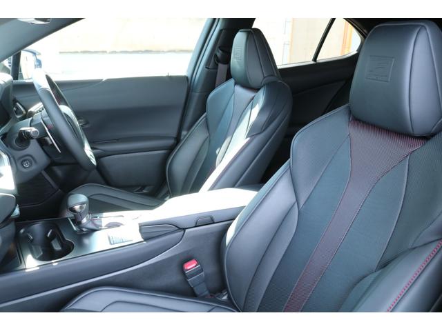 ＵＸ ＵＸ２００　Ｆスポーツ　ワンオーナー　ＴＲＤエアロダイナミクスパッケージ（Ｆ・Ｓ・Ｒ・マフラー）　ＴＲＤエアロフェンダー　本革シート（ブラック）　ムーンルーフ　３眼　パノラミックビュー　ブラインドスポット　オレンジキャリパー（34枚目）