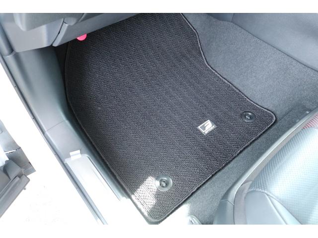 ＵＸ ＵＸ２００　Ｆスポーツ　ワンオーナー　ＴＲＤエアロダイナミクスパッケージ（Ｆ・Ｓ・Ｒ・マフラー）　ＴＲＤエアロフェンダー　本革シート（ブラック）　ムーンルーフ　３眼　パノラミックビュー　ブラインドスポット　オレンジキャリパー（64枚目）