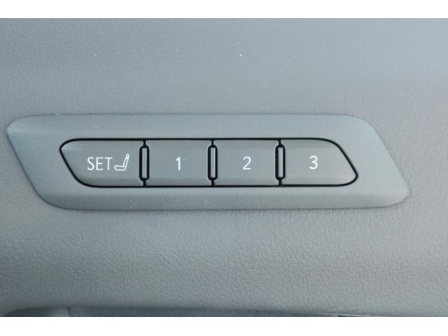 ＵＸ ＵＸ２００　Ｆスポーツ　ワンオーナー　ＴＲＤエアロダイナミクスパッケージ（Ｆ・Ｓ・Ｒ・マフラー）　ＴＲＤエアロフェンダー　本革シート（ブラック）　ムーンルーフ　３眼　パノラミックビュー　ブラインドスポット　オレンジキャリパー（66枚目）