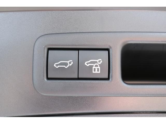 ＵＸ ＵＸ２００　Ｆスポーツ　ワンオーナー　ＴＲＤエアロダイナミクスパッケージ（Ｆ・Ｓ・Ｒ・マフラー）　ＴＲＤエアロフェンダー　本革シート（ブラック）　ムーンルーフ　３眼　パノラミックビュー　ブラインドスポット　オレンジキャリパー（67枚目）