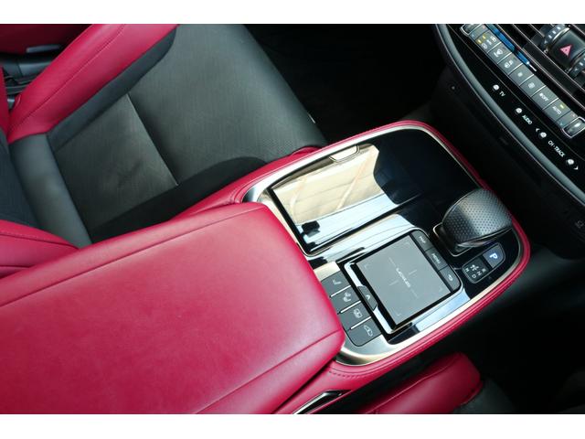 無料２年保証付＆店頭エンジンオイル交換年３回３年も無料＆ポリマーメンテナンスが年３回３年間サービス。遠方の方は陸送納車費用無料！☆納車後もしっかりとサポート。専門店として充実のアフターサービス完備