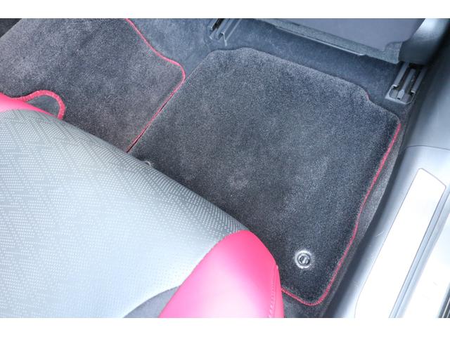 無料２年保証付＆店頭エンジンオイル交換年３回３年も無料＆ポリマーメンテナンスが年３回３年間サービス。遠方の方は陸送納車費用無料！☆納車後もしっかりとサポート。専門店として充実のアフターサービス完備