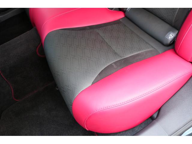 無料２年保証付＆店頭エンジンオイル交換年３回３年も無料＆ポリマーメンテナンスが年３回３年間サービス。遠方の方は陸送納車費用無料！☆納車後もしっかりとサポート。専門店として充実のアフターサービス完備