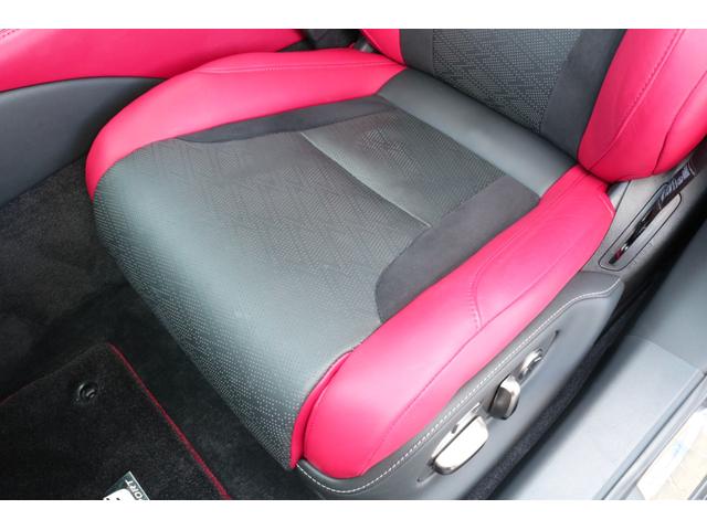 無料２年保証付＆店頭エンジンオイル交換年３回３年も無料＆ポリマーメンテナンスが年３回３年間サービス。遠方の方は陸送納車費用無料！☆納車後もしっかりとサポート。専門店として充実のアフターサービス完備