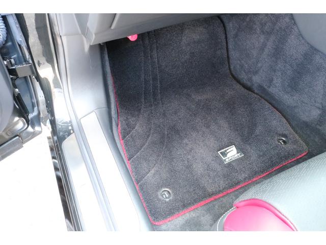 無料２年保証付＆店頭エンジンオイル交換年３回３年も無料＆ポリマーメンテナンスが年３回３年間サービス。遠方の方は陸送納車費用無料！☆納車後もしっかりとサポート。専門店として充実のアフターサービス完備