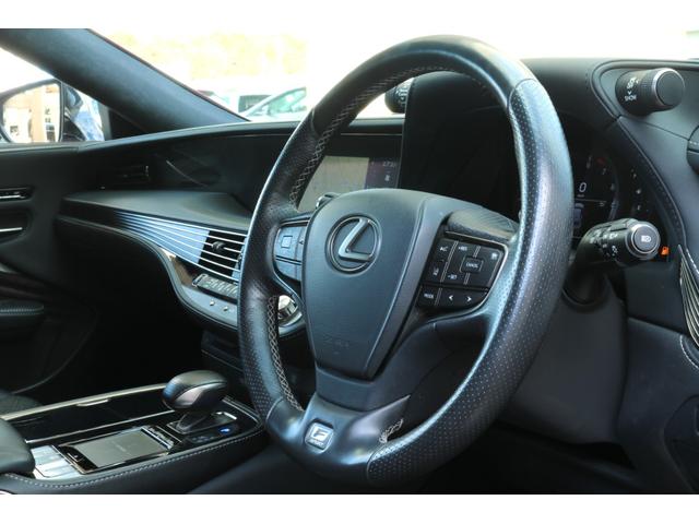 ＬＳ ＬＳ５００　Ｆスポーツ　ワンオーナー　本革シート（ブラック）　ムーンルーフ　マークレビンソン　デジタルインナーミラー　後席シートヒーター　３眼ＬＥＤヘッドライト　ブラインドスポットモニター　パノラミックビューモニター（29枚目）