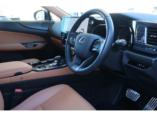 ＮＸ ＮＸ３５０ｈ　バージョンＬ　ワンオーナー　モデリスタエアロ（Ｆ・Ｓ・Ｒ）　モデリスタ２０インチＡＷ　本革シート（ヘーゼル）　マクレビ　パノラマルーフ　レクサスチームメイト　置充電　デジタルインナー　３眼ＬＥＤ　パノラミックビュー（30枚目）