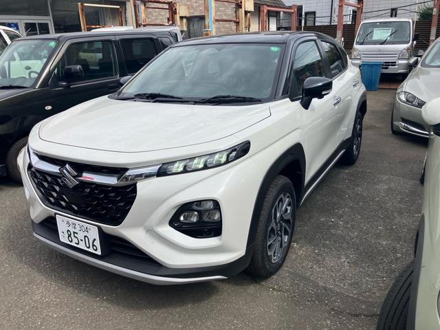 フロンクス ベースグレード クリアランスソナー 全周囲カメラ シートヒーター USB入力端子 走行距離34キロ レーンアシスト 車検令和9年10月まで LEDヘッドランプ 基本装備 安全装備(2枚目)