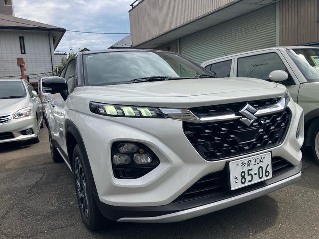 フロンクス ベースグレード クリアランスソナー 全周囲カメラ シートヒーター USB入力端子 走行距離34キロ レーンアシスト 車検令和9年10月まで LEDヘッドランプ 基本装備 安全装備(6枚目)